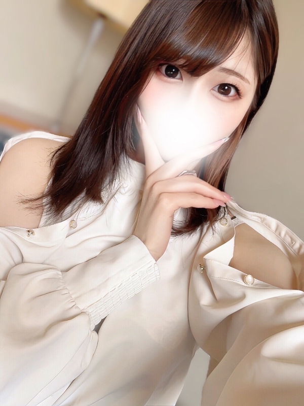 かほ(24歳、B:87、W:.56、H:85)