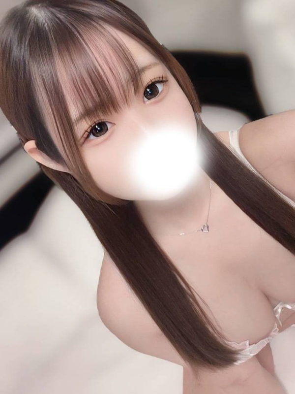 あめ※喉奥イラマでパイパン嬢(23歳、B:88、W:.55、H:85)