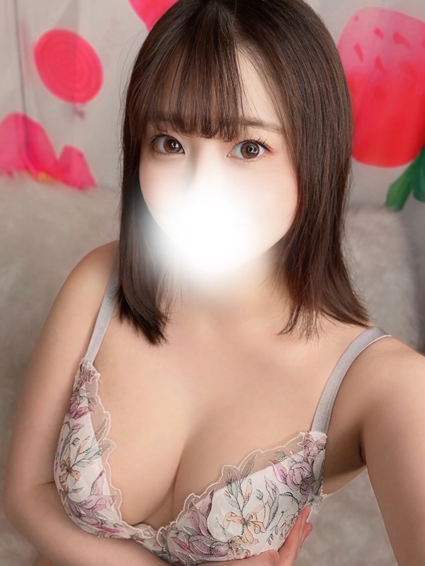 りなち※トランジスターグラマー(27歳、B:87、W:.57、H:83)