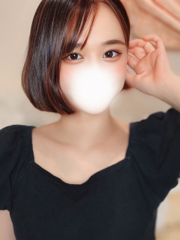 すずな(22歳、B:85、W:.57、H:84)