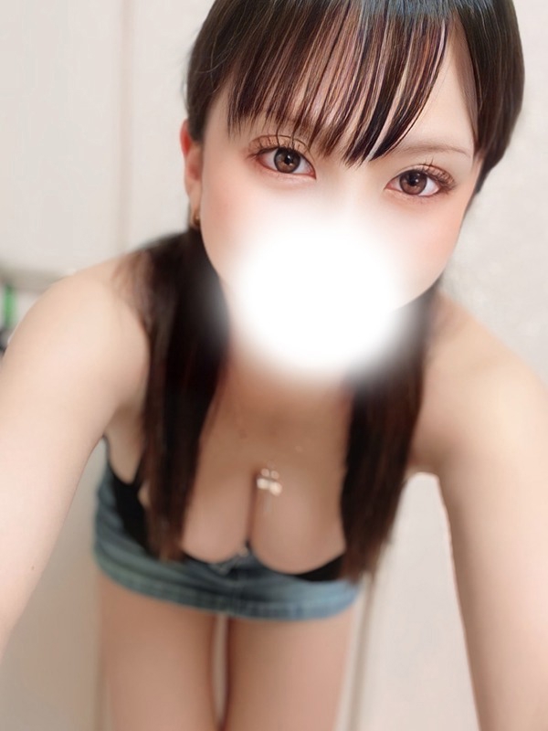 りか(27歳、B:85、W:.57、H:86)