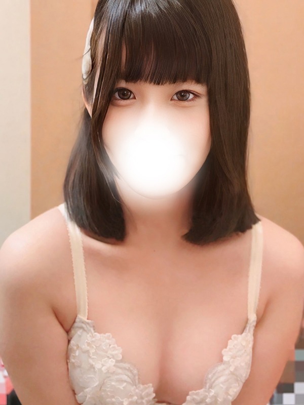 みなも※玄関開けて即尺で即濡れ(21歳、B:83、W:.56、H:82)